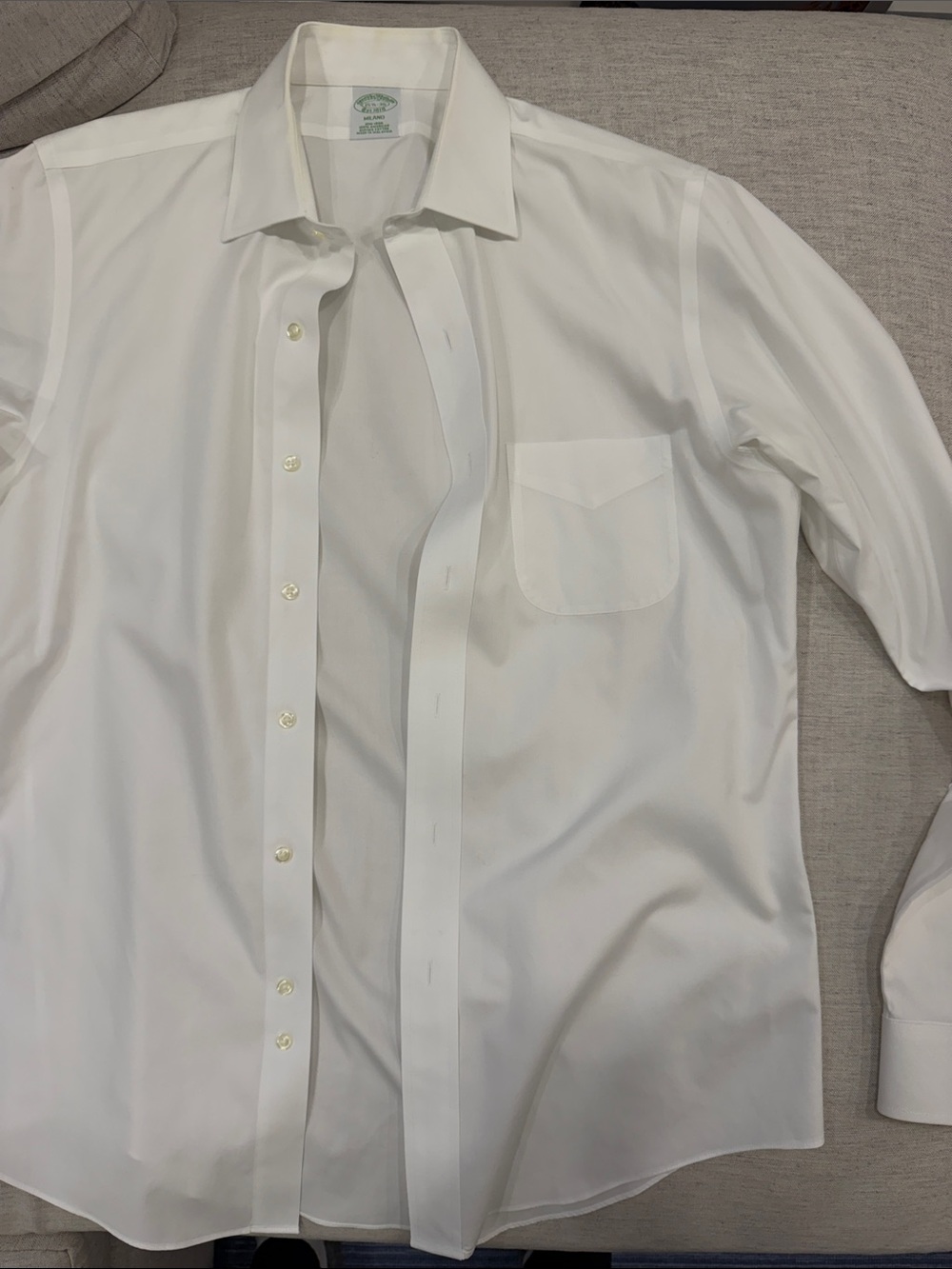Brooks Brothers White Men's Dress Shirt with Spread Collar and Chest Pocket
